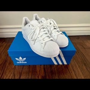 Fresh White Adidas Superstar size 7